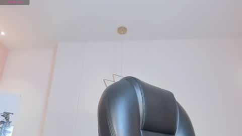 Lisa  Flowers online show from 06-13-26, 10:57
