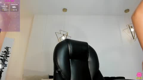 Lisa  Flowers online show from 06-14-26, 11:01