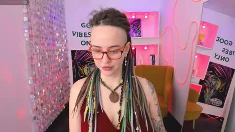 Snapshot of lisafoxy_y chatting on 03-06-26, 06:10 Lisa online show from 03-06-26, 06:10