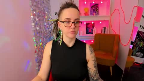 Snapshot of lisafoxy_y chatting on 03-10-26, 05:45 Lisa online show from 03-10-26, 05:45