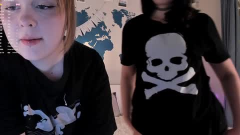 -Lisa- Help me to reach 100 thumbs up3 online show from 01-25-25, 06:57