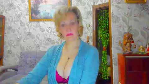 Lisasimsxs online show from 02-15-26, 11:45