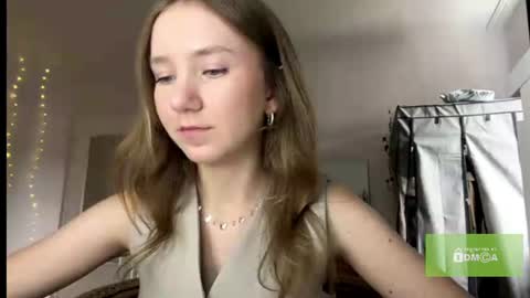 Snapshot of lisasmall chatting on 07-18-26, 04:44 lisasmall online show from 07-18-26, 04:44