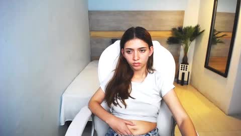 Snapshot of liseth_fox chatting on 12-16-24, 03:54 Liseth Fox online show from 12-16-24, 03:54