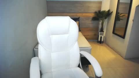 Snapshot of liseth_fox chatting on 12-26-24, 04:14 Liseth Fox online show from 12-26-24, 04:14