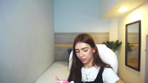 Snapshot of liseth_fox chatting on 01-17-25, 07:49 Liseth Fox online show from 01-17-25, 07:49