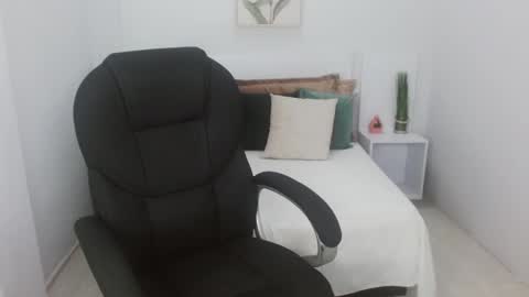 Snapshot of liseth_fox chatting on 01-31-25, 06:36 Liseth Fox online show from 01-31-25, 06:36