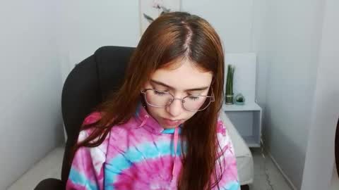 Snapshot of liseth_fox chatting on 02-17-25, 12:48 Liseth Fox online show from 02-17-25, 12:48