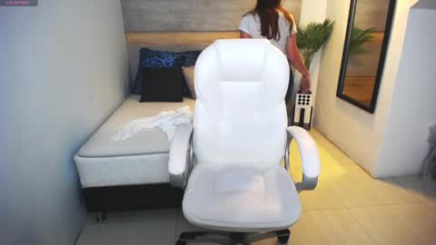 Snapshot of liseth_fox chatting on 02-18-25, 07:30 Liseth Fox online show from 02-18-25, 07:30