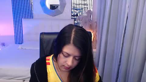 Snapshot of liss_black chatting on 06-18-26, 09:25 Andrea online show from 06-18-26, 09:25