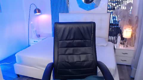 Snapshot of liss_black chatting on 07-09-26, 03:43 Andrea online show from 07-09-26, 03:43