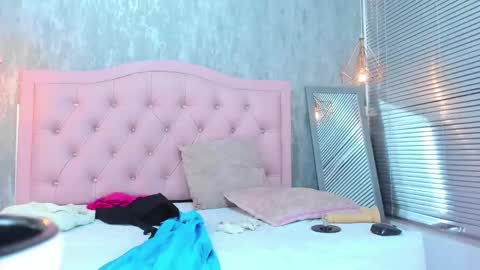 L I S S A  online show from 12-14-25, 01:49