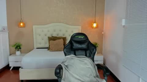 Snapshot of lissa_jhonsoon chatting on 06-13-26, 05:33 L I S S A online show from 06-13-26, 05:33