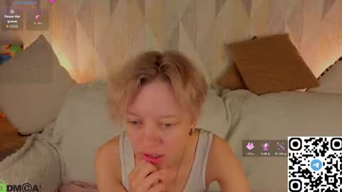 Snapshot of lissa_kitsune chatting on 07-26-26, 01:14 Lissa online show from 07-26-26, 01:14