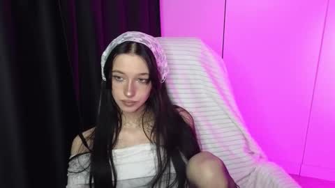 Snapshot of lissaelison chatting on 10-15-25, 11:38 lissaelison online show from 10-15-25, 11:38