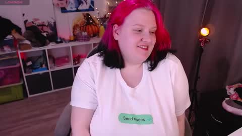 Snapshot of lissamuff chatting on 03-07-25, 04:55 Lissa online show from 03-07-25, 04:55