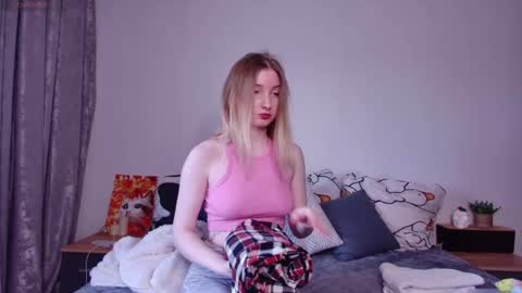 Snapshot of lisshoran chatting on 03-07-25, 10:02 Lissa online show from 03-07-25, 10:02
