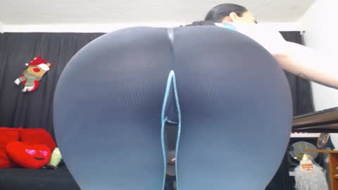 Snapshot of litas_secrets chatting on 01-03-25, 11:01 LITA a sexy milf online show from 01-03-25, 11:01