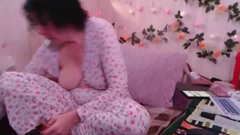 Snapshot of litisialove455 chatting on 03-12-26, 08:09 litisialove455 online show from 03-12-26, 08:09