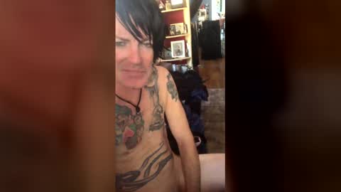 Snapshot of litknick14 chatting on 01-05-26, 05:27 litknick14 online show from 01-05-26, 05:27