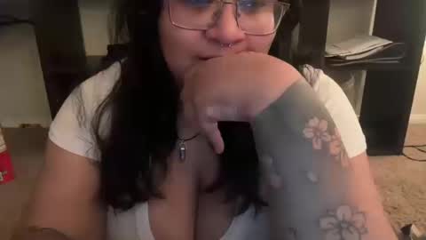 Snapshot of littldeath chatting on 10-10-25, 07:29 littldeath online show from 10-10-25, 07:29