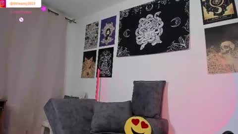 Snapshot of little__ammy chatting on 06-07-26, 01:21 little__ammy online show from 06-07-26, 01:21
