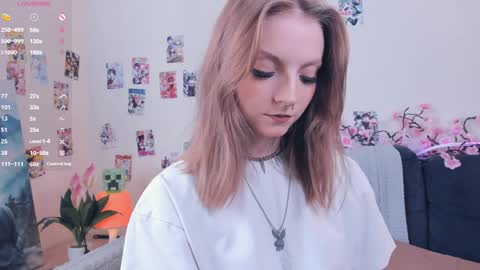 Snapshot of little__caprice chatting on 05-05-26, 07:27 Bella online show from 05-05-26, 07:27
