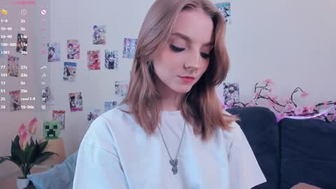 Snapshot of little__caprice chatting on 05-19-26, 07:26 Bella online show from 05-19-26, 07:26