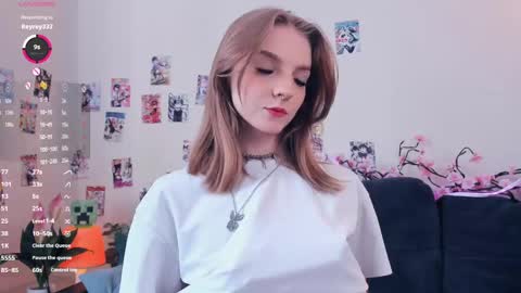 Snapshot of little__caprice chatting on 05-23-26, 07:35 Bella online show from 05-23-26, 07:35