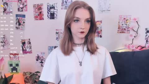 Snapshot of little__caprice chatting on 05-30-26, 07:27 Bella online show from 05-30-26, 07:27