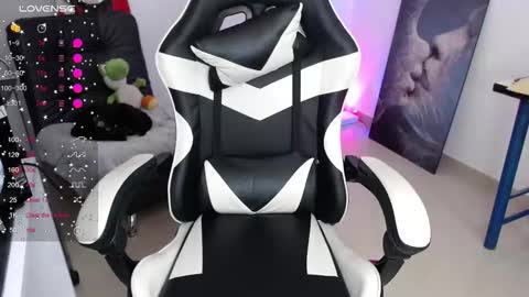 Snapshot of little_amy__ chatting on 02-19-26, 01:23 Amelie online show from 02-19-26, 01:23