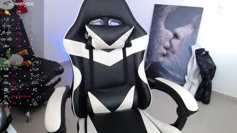 Snapshot of little_amy__ chatting on 03-11-26, 09:54 Amelie online show from 03-11-26, 09:54