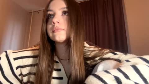 Snapshot of little_anioneta chatting on 09-15-25, 02:00 Catherine online show from 09-15-25, 02:00