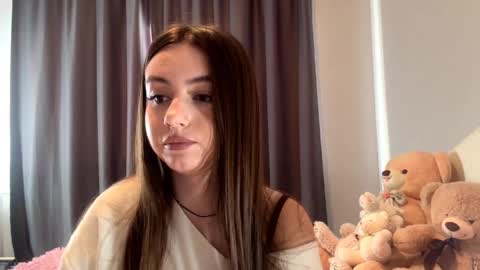 Snapshot of little_anioneta chatting on 09-27-25, 02:16 Catherine online show from 09-27-25, 02:16