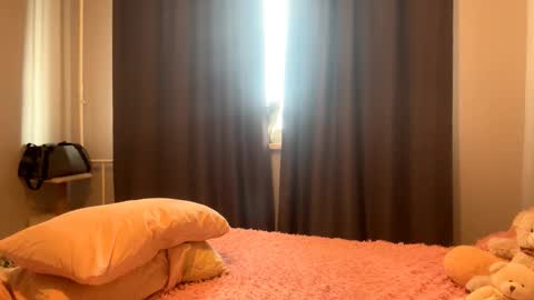 Snapshot of little_anioneta chatting on 10-08-25, 02:31 Catherine online show from 10-08-25, 02:31