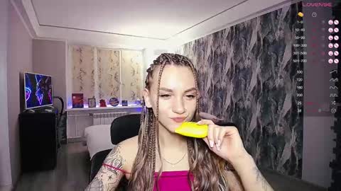 Snapshot of little_birdy chatting on 03-08-25, 05:54 Birdy online show from 03-08-25, 05:54