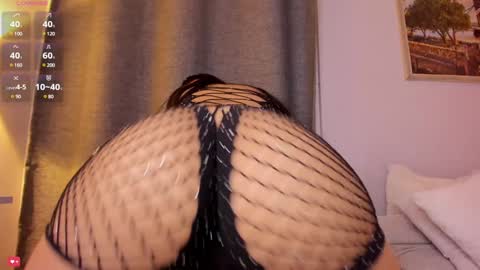 Snapshot of little_caprice_x chatting on 12-13-24, 10:13 Ana online show from 12-13-24, 10:13