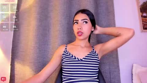 Snapshot of little_caprice_x chatting on 09-19-25, 07:25 Ana online show from 09-19-25, 07:25