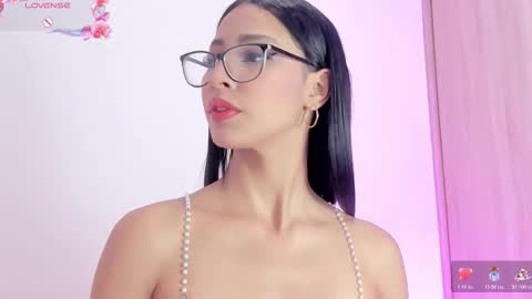 Snapshot of little_channel_ chatting on 11-25-25, 11:21 online show from 11-25-25, 11:21