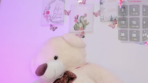 Snapshot of little_channel_ chatting on 06-06-26, 11:26 online show from 06-06-26, 11:26