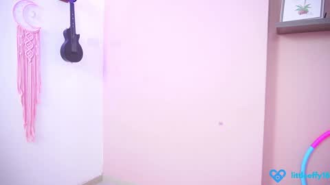 Snapshot of little_effy18_ chatting on 02-03-25, 11:36 Little Effy online show from 02-03-25, 11:36