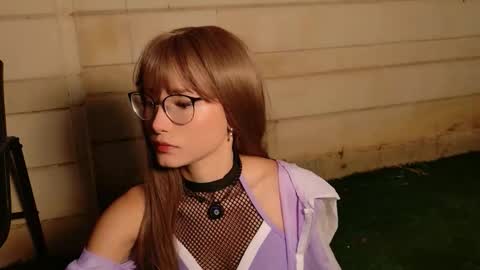 Snapshot of little_effy18_ chatting on 10-27-25, 03:05 Little Effy online show from 10-27-25, 03:05