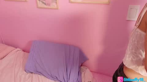 Snapshot of little_effy18_ chatting on 11-18-25, 12:27 Little Effy online show from 11-18-25, 12:27