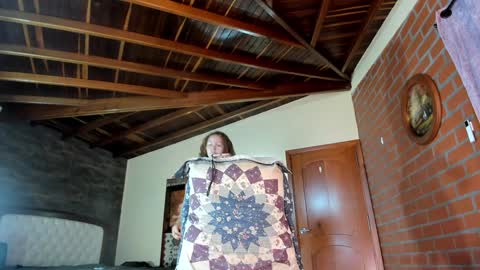 Snapshot of little_izzi chatting on 12-18-25, 07:20 Izzi online show from 12-18-25, 07:20