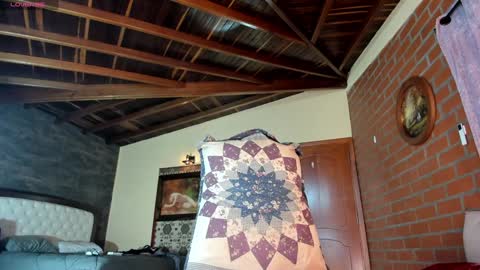 Snapshot of little_izzi chatting on 01-07-26, 06:43 Izzi online show from 01-07-26, 06:43