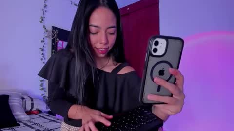 Snapshot of little_kayla_ chatting on 01-05-26, 10:24 kayla Instagram kayla 71082 online show from 01-05-26, 10:24