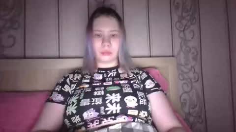 Snapshot of little_kitsune chatting on 09-29-25, 02:00 Rachel online show from 09-29-25, 02:00