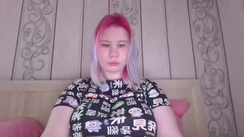 Snapshot of little_kitsune chatting on 10-27-25, 09:13 Rachel online show from 10-27-25, 09:13