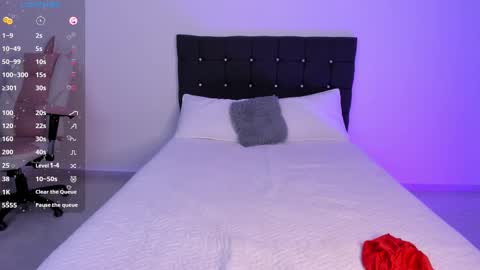 Snapshot of little_liaa chatting on 02-14-25, 08:37 NATHY online show from 02-14-25, 08:37