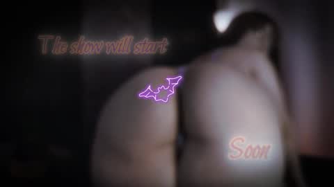 Snapshot of little_maeve chatting on 10-31-25, 11:28 Maeve online show from 10-31-25, 11:28